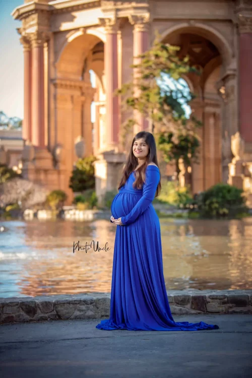 Comfortable and Stylish Full-Sleeve Maternity Dress for Photography