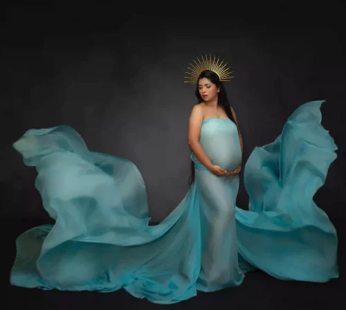 Dramatic Chiffon Wrap to Highlight Your Maternity Glow