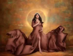 Flowy Chiffon Wrap for a Graceful and Elegant Maternity Session