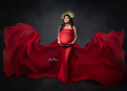 Flowy Chiffon Wrap for a Sensual and Breathtaking Maternity Shoot