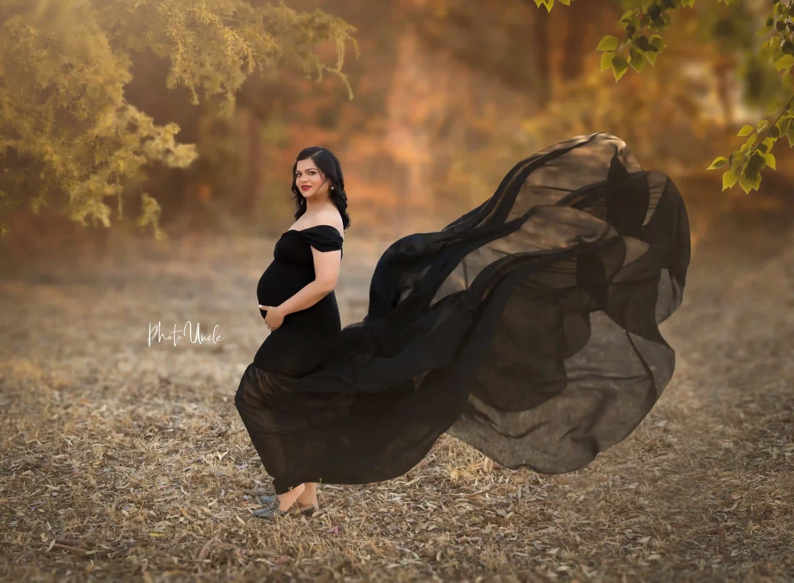 Stylish Black Off-Shoulder Maternity Maxi Gown for Photo Shoots and Pregnancy Glamour